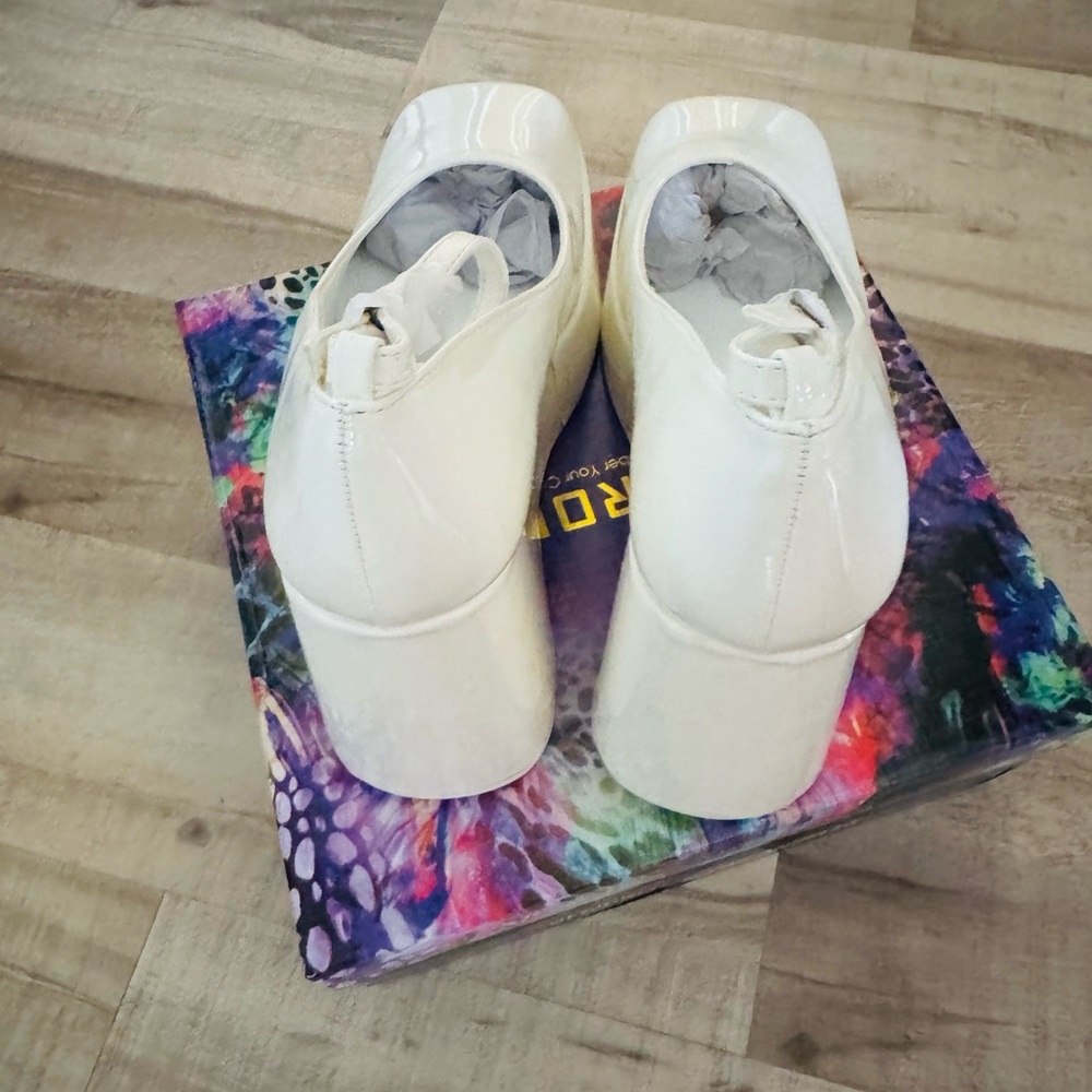 Women’s Cape Robbin Jenny-Ivor-x-Ivor Platform Shoes - Picture 5 of 6
